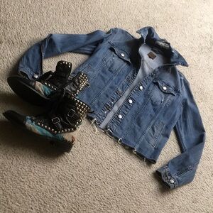 JOE’S JEANS/VERY DISTRESSED VINTAGE BLUE JEAN JACKET